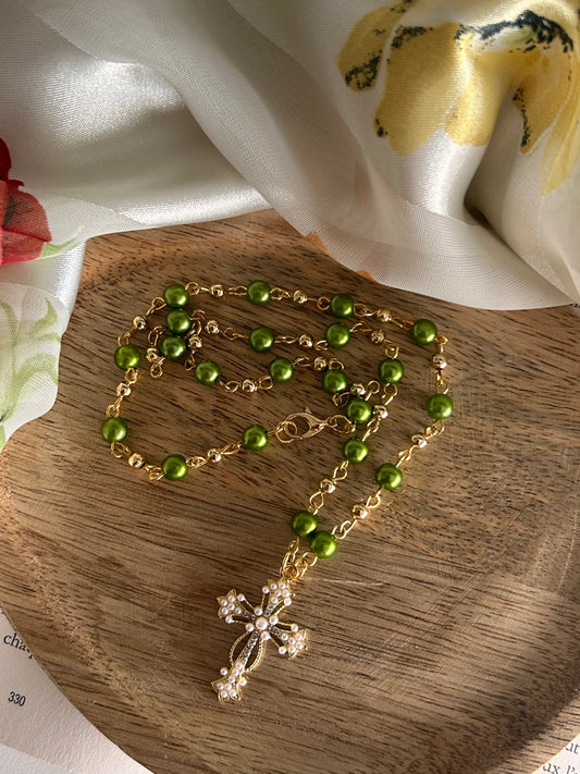✨Collier croix et perles✨